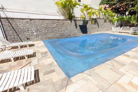 Apartamento à venda com 200m², 3 quartos e 3 vagas Apartamento à venda com 200m², 3 quartos e 3 vagasPiscina