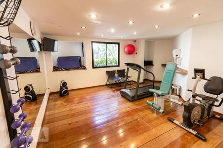 Apartamento à venda com 200m², 3 quartos e 3 vagas Apartamento à venda com 200m², 3 quartos e 3 vagasAcademia