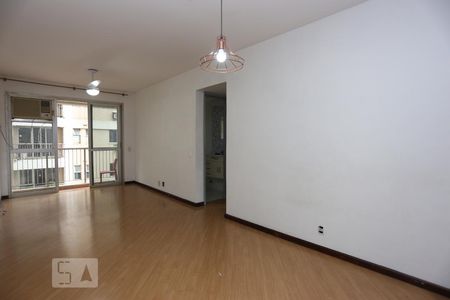 Sala de apartamento para alugar com 2 quartos, 77m² em Tijuca, Rio de Janeiro