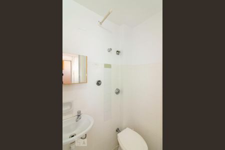 Apartamento à venda com 75m², 2 quartos e sem vaga Apartamento à venda com 75m², 2 quartos e sem vagaBanheiro de Serviço