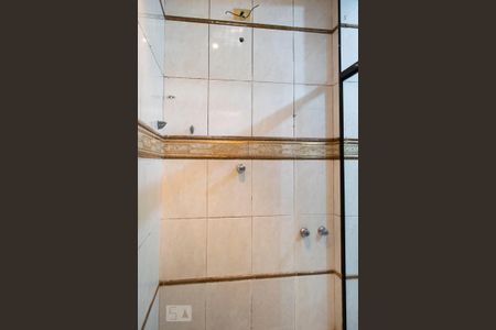 Casa à venda com 100m², 2 quartos e 2 vagasBANHEIRO