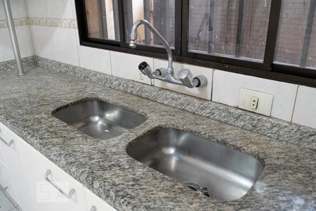 Casa à venda com 100m², 2 quartos e 2 vagasCOZINHA