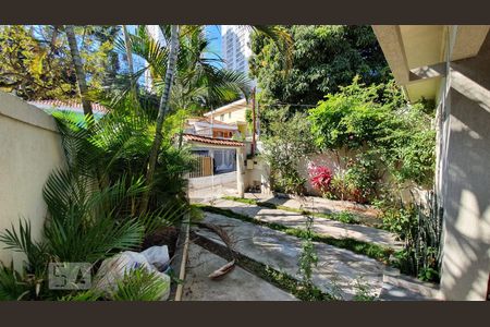 Casa à venda com 130m², 4 quartos e 4 vagasQuintal