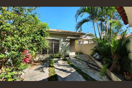 Casa à venda com 130m², 4 quartos e 4 vagasEntrada