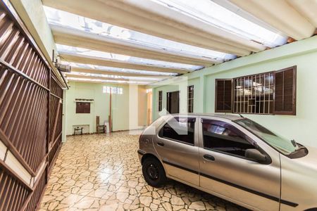 Casa à venda com 250m², 4 quartos e 3 vagas Casa à venda com 250m², 4 quartos e 3 vagasGaragem