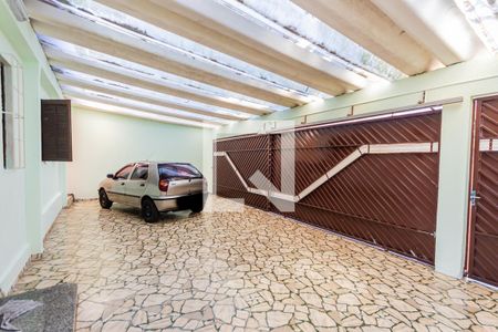 Casa à venda com 250m², 4 quartos e 3 vagas Casa à venda com 250m², 4 quartos e 3 vagasGaragem