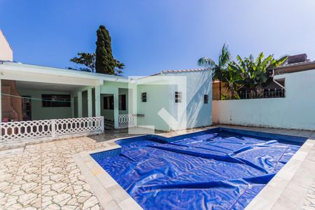 Casa à venda com 250m², 4 quartos e 3 vagas Casa à venda com 250m², 4 quartos e 3 vagasPiscina