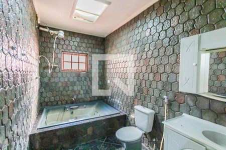 Casa à venda com 250m², 4 quartos e 3 vagas Casa à venda com 250m², 4 quartos e 3 vagasBanheiro da Suíte