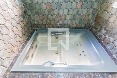 Casa à venda com 250m², 4 quartos e 3 vagas Casa à venda com 250m², 4 quartos e 3 vagasBanheira