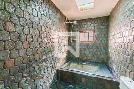 Casa à venda com 250m², 4 quartos e 3 vagas Casa à venda com 250m², 4 quartos e 3 vagasBanheiro da Suíte
