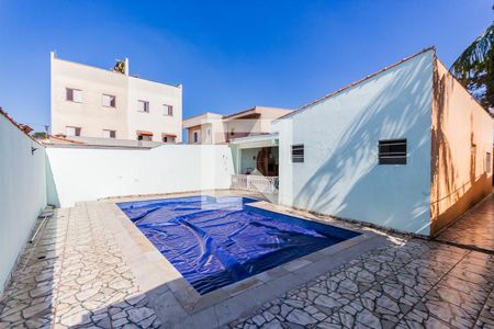 Casa à venda com 250m², 4 quartos e 3 vagas Casa à venda com 250m², 4 quartos e 3 vagasPiscina