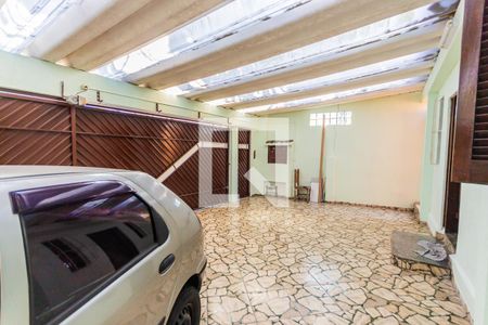 Casa à venda com 250m², 4 quartos e 3 vagas Casa à venda com 250m², 4 quartos e 3 vagasGaragem