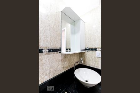 Banheiro de apartamento para alugar com 2 quartos, 60m² em Vila Guilherme, São Paulo