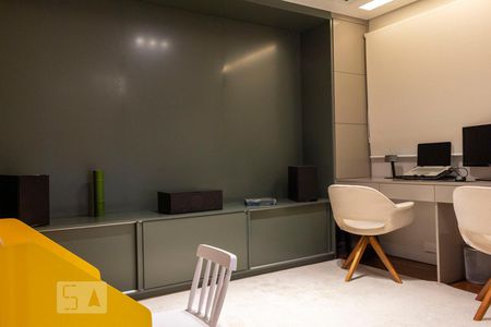 Apartamento à venda com 158m², 4 quartos e 3 vagasSala de Tv