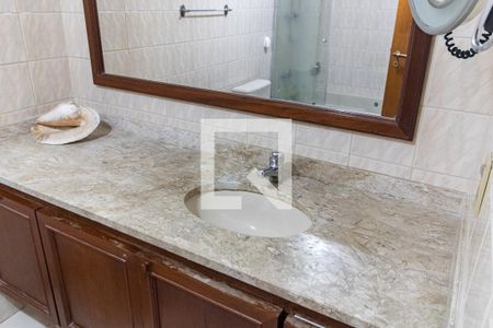 Apartamento à venda com 145m², 4 quartos e 2 vagasBanheiro da Suíte 