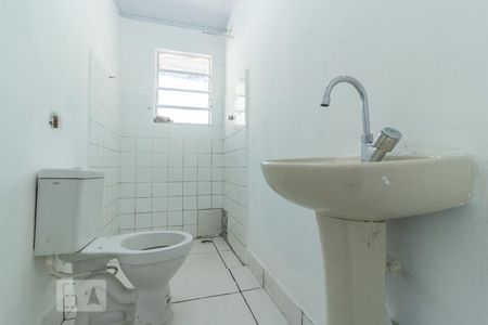 Banheiro de casa para alugar com 1 quarto, 42m² em Parque Peruche, São Paulo