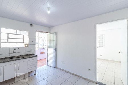 Cozinha de casa para alugar com 1 quarto, 42m² em Parque Peruche, São Paulo