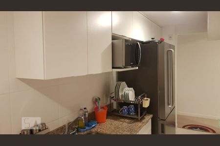 Apartamento à venda com 78m², 3 quartos e 2 vagas Apartamento à venda com 78m², 3 quartos e 2 vagasCozinha e Área de Serviço