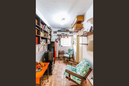 Casa à venda com 260m², 5 quartos e 3 vagasSala de TV