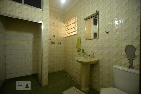 Banheiro de casa à venda com 2 quartos, 200m² em Vila Ribeiro de Barros, São Paulo