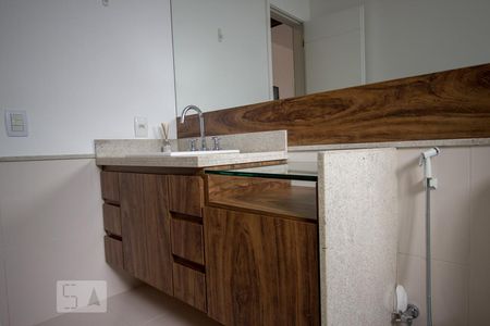 Apartamento à venda com 555m², 4 quartos e sem vagaBanheiro - Suite 2