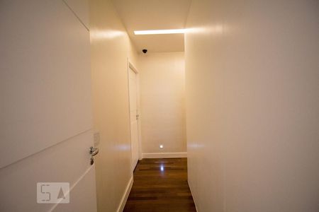 Apartamento à venda com 555m², 4 quartos e sem vagaCorredor