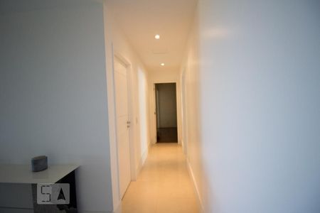 Apartamento à venda com 555m², 4 quartos e sem vagaCorredor
