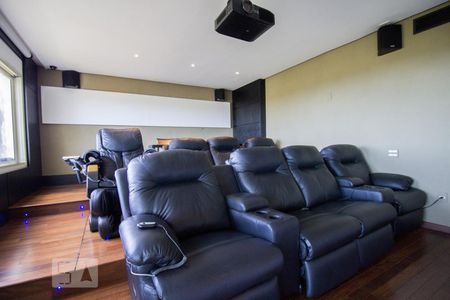 Apartamento à venda com 555m², 4 quartos e sem vagaSala de Cinema