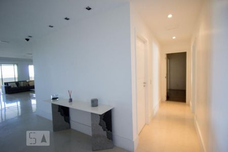 Apartamento à venda com 555m², 4 quartos e sem vagaCorredor