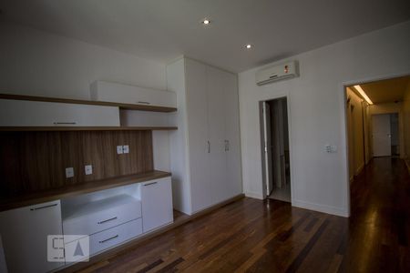 Apartamento à venda com 555m², 4 quartos e sem vagaSuite 4