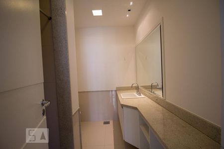 Apartamento à venda com 555m², 4 quartos e sem vagaBanheiro - Suite 4
