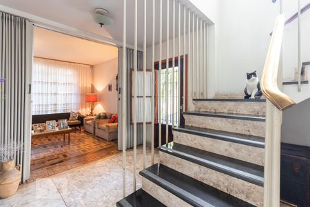 Casa para alugar com 300m², 4 quartos e 4 vagasEntrada