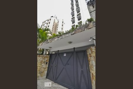 Apartamento para alugar com 96m², 2 quartos e 2 vagasFachada