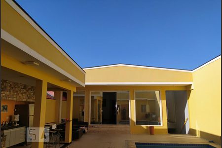 Casa à venda com 400m², 3 quartos e 8 vagas Casa à venda com 400m², 3 quartos e 8 vagaslazer