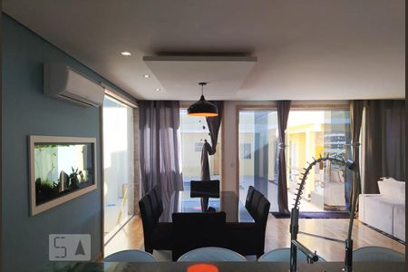 Sala de casa à venda com 3 quartos, 400m² em Vila Matilde, São Paulo