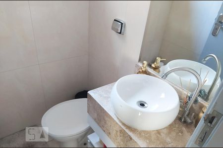 Casa à venda com 400m², 3 quartos e 8 vagas Casa à venda com 400m², 3 quartos e 8 vagasLavabo