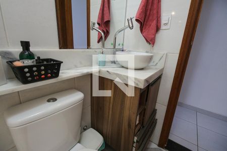 Casa à venda com 110m², 3 quartos e 2 vagasBanheiro Social