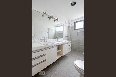 Suíte - Banheiro de apartamento para alugar com 3 quartos, 127m² em Sumarezinho, São Paulo