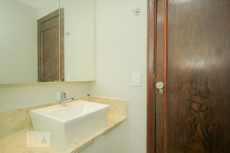 Apartamento para alugar com 140m², 3 quartos e 1 vaga Apartamento para alugar com 140m², 3 quartos e 1 vagaBanheiro Social