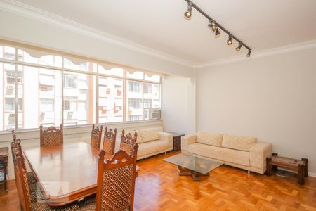 Apartamento para alugar com 140m², 3 quartos e 1 vaga Apartamento para alugar com 140m², 3 quartos e 1 vagaSala