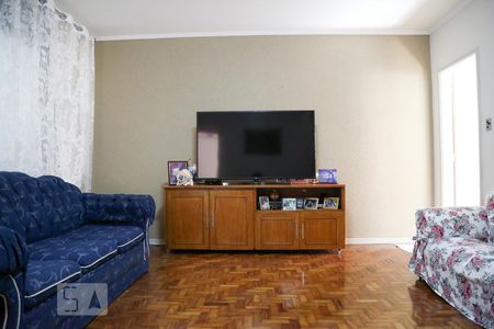 Casa para alugar com 120m², 3 quartos e 2 vagasSala