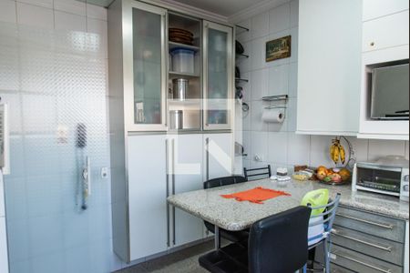Apartamento à venda com 140m², 4 quartos e 4 vagasCozinha