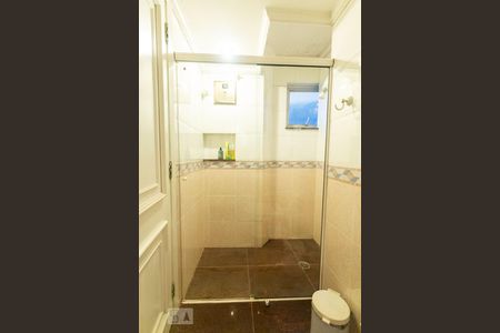 Apartamento à venda com 223m², 4 quartos e 5 vagasBanheiro do Quarto 3