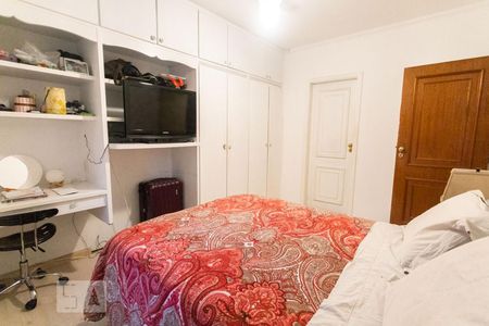 Apartamento à venda com 223m², 4 quartos e 5 vagasQuarto 3 - Suíte