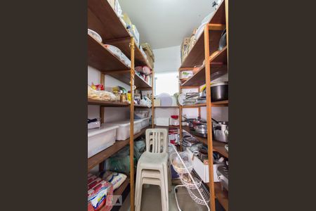 Casa à venda com 541m², 5 quartos e 5 vagas Casa à venda com 541m², 5 quartos e 5 vagasDespensa