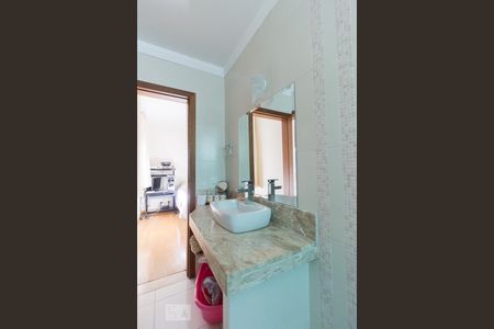 Casa à venda com 541m², 5 quartos e 5 vagas Casa à venda com 541m², 5 quartos e 5 vagasBanheiro