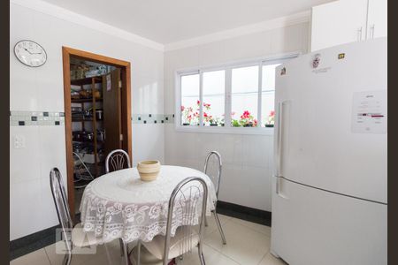 Casa à venda com 541m², 5 quartos e 5 vagas Casa à venda com 541m², 5 quartos e 5 vagasCozinha