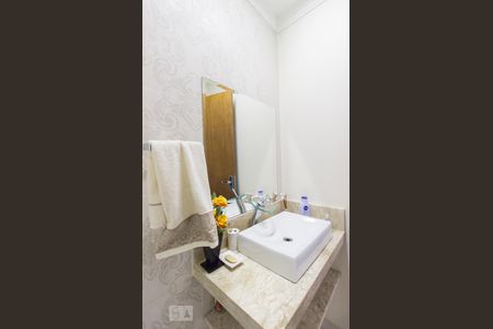 Casa à venda com 541m², 5 quartos e 5 vagas Casa à venda com 541m², 5 quartos e 5 vagasLavabo