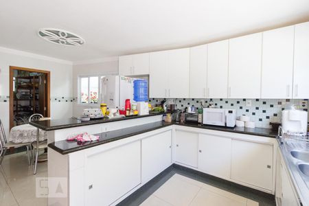 Casa à venda com 541m², 5 quartos e 5 vagas Casa à venda com 541m², 5 quartos e 5 vagasCozinha