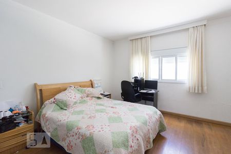 Casa à venda com 541m², 5 quartos e 5 vagas Casa à venda com 541m², 5 quartos e 5 vagasQuarto Suíte 3